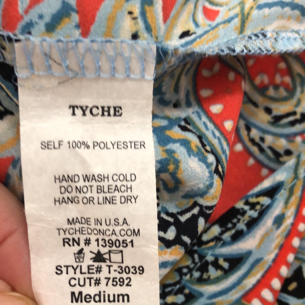 Tyche Off-Shoulder Blouse - Picture 11 of 12